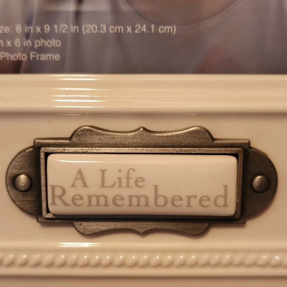 New In Box Ceramic Remembrance Photo Frame - Picture 2 of 6